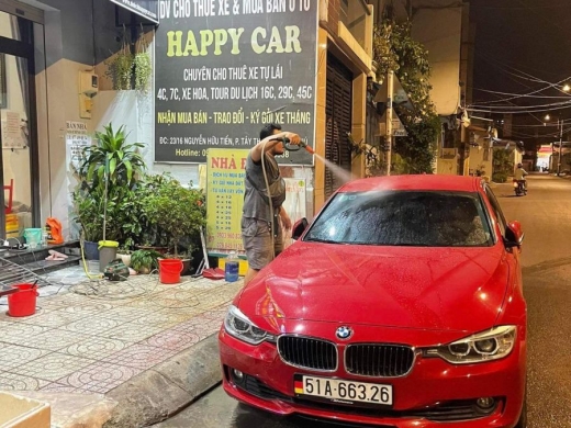 Cho thuê xe tự lái BMW 320i