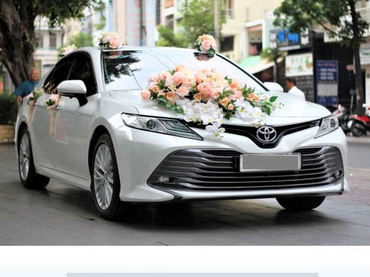 Cho Thuê Xe hoa Toyota Camry 2019