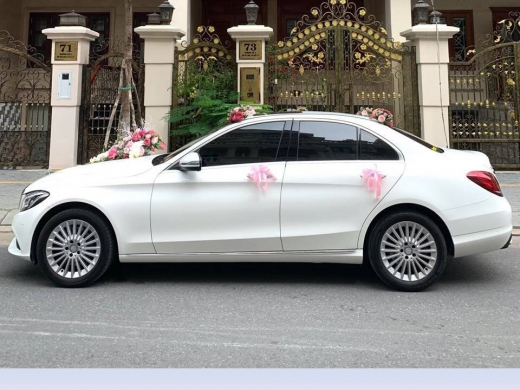 Cho Thuê xe Mer C250 Exclusive trắng